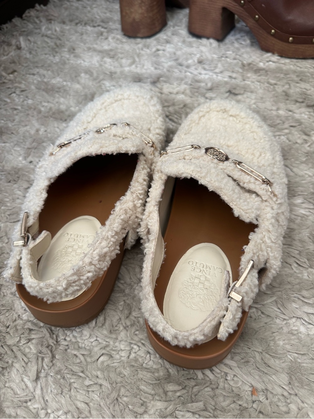Vince Camuto slippers